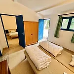 Playa Pachamama مكان تخييم *